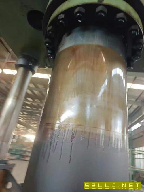 徐州500吨四柱液压机，台面1.4米1.4米，开口1.5米，行.