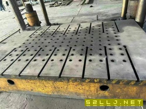 南通皋液630T四柱液压机，同款2台，移动工作台2X3米，.