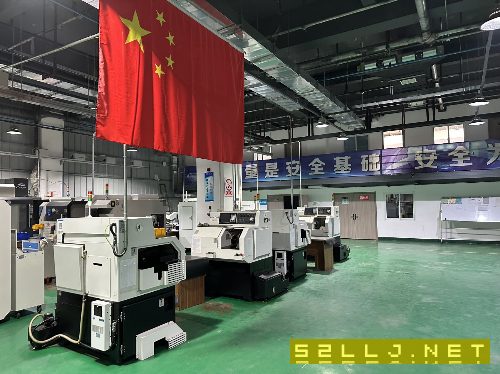 2021年的机器准新的同款2台巨浪CNC30排刀车