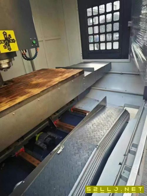 全新台湾大侨1580加工中心，BT50主轴，24支刀库，FANU.