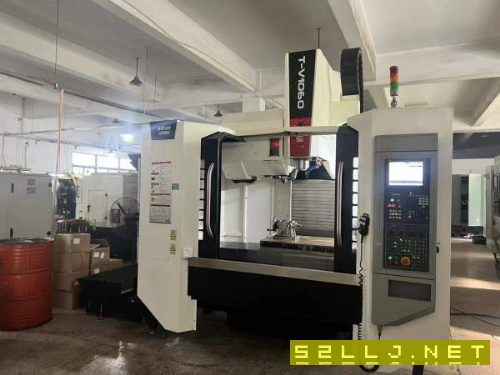 台群1060加工中心，带台湾德川170四轴安装少用。品牌:.