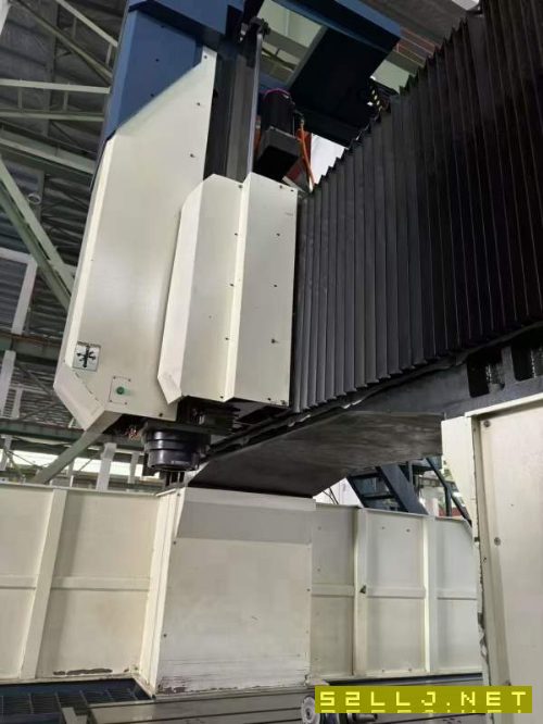 仓库刚刚到货京元登7028龙门，工作台2.4米7米，门宽2..