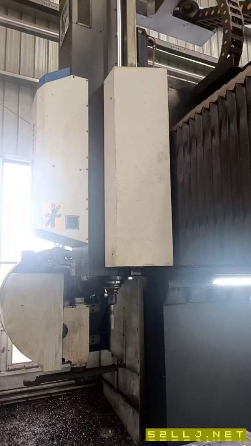 湖南工厂刚刚买下国盛4027龙门一台，工作台2米4米，门.