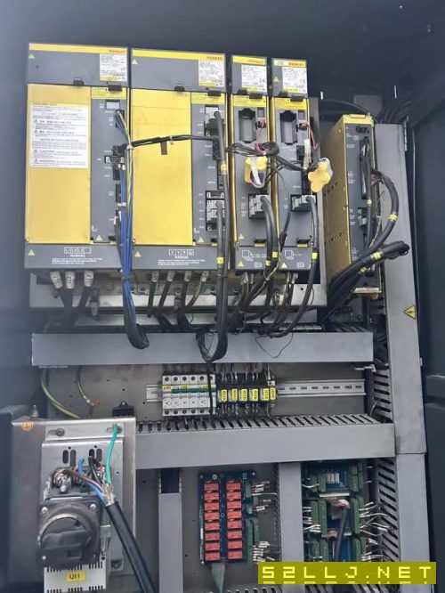 台湾丽伟V-50L立加，同款有3台40M一台、BT40大主轴直.