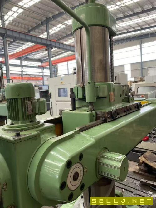 出售06年中捷Z3140A万向摇臂钻，少用设备，洛阳仓库。