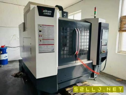 准新台群856S加工中心，发那科系统，主轴12000转，