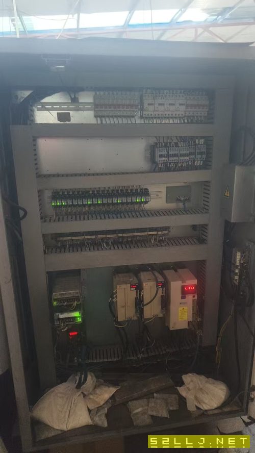 沈阳I5T5.2数控斜规刀塔机床一台，8寸中空