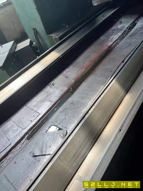 青岛重型2.58米龙门刨铣，工作台尺寸:2200，过宽:2500.