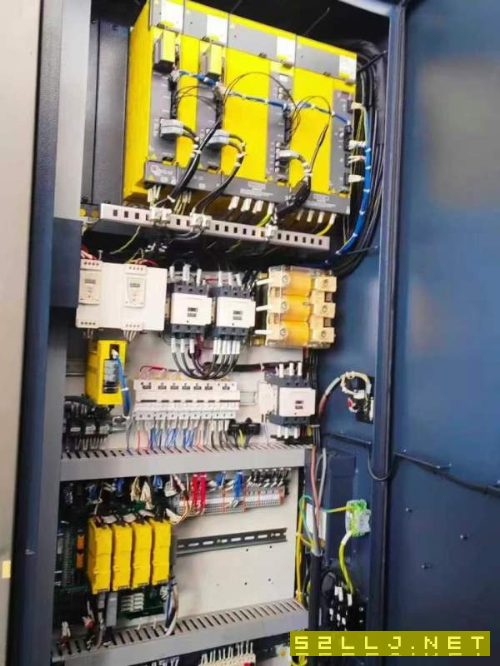 牧野F8高精密工加中心系统：ProfessionaI5三轴行程：1.