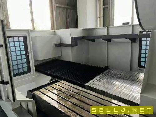 同款两台铸件床身普拉迪数控科技4500型材机工作台：45.