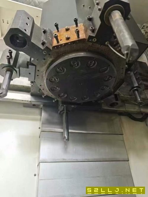 威亚LV800R数控立式车床年份：2016.7月回转直径：890m.