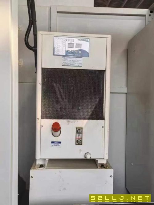 同款二台2023年底台功850加工中心，主轴直联12000转带.