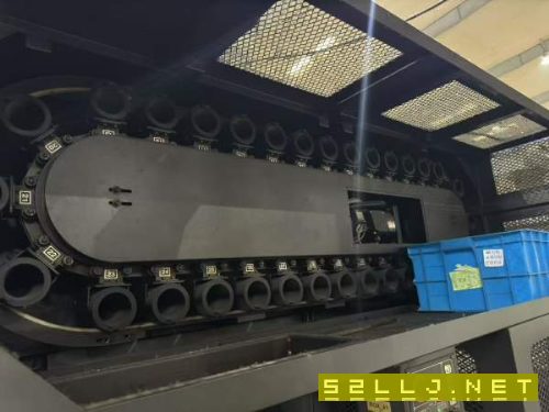 常州工厂威力216。工作台1.5x2米。门宽1.7米，门高1.3.