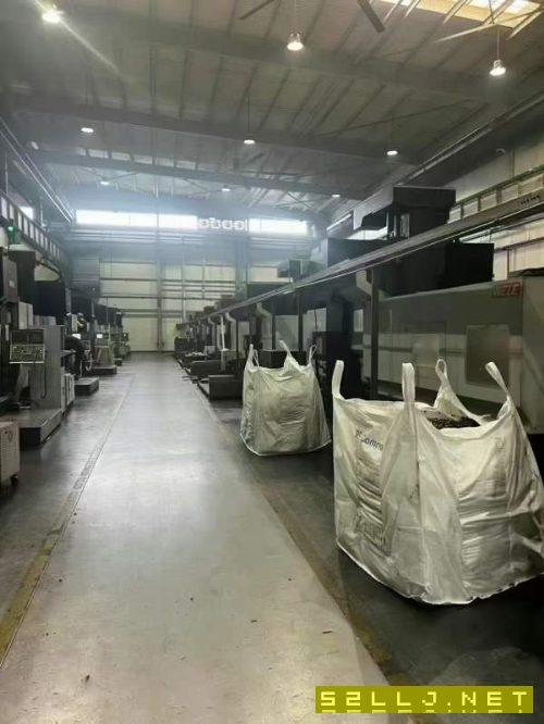 威力421Z龙门铣床。工作台2x4米，门宽2.3米，门高1.7.