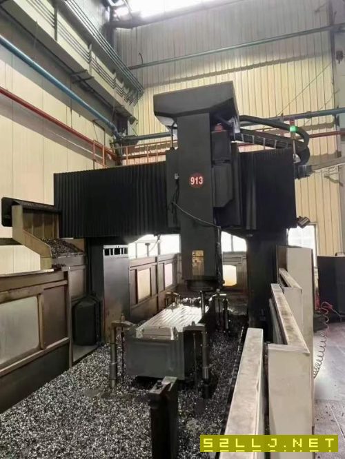 威力421Z龙门铣床。工作台2x4米，门宽2.3米，门高1.7.