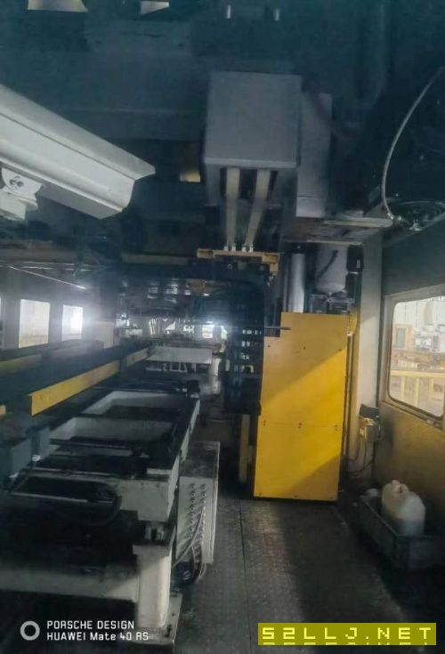 济南二机2500吨闭式四点多连杆压力机的主要参数如下:.