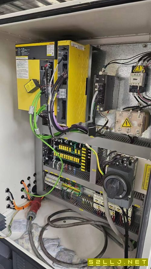 杭州惠勒LT-210，8寸卡盘主轴电机11/15KW，回转直径51.