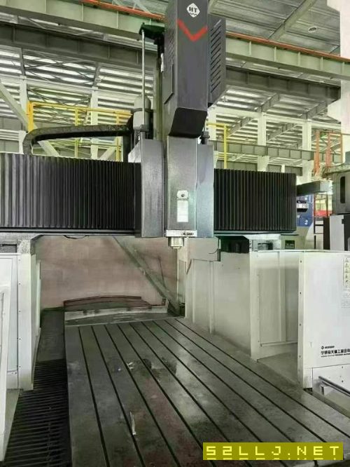 宁波海天4028数控龙门,工作台2000/4000mm,门宽2800m.