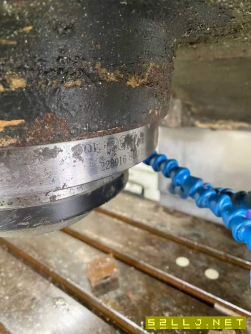 同款款两台海天VMC1000L加工中心，台湾罗翌BT40主轴，.