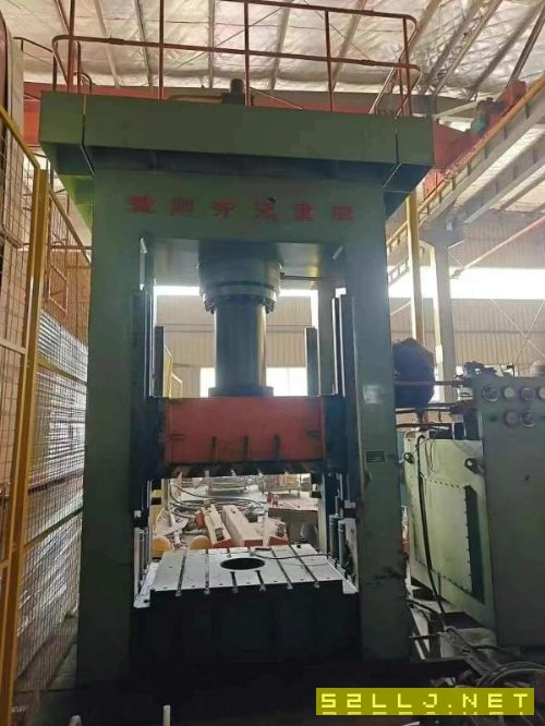 徐州500吨框架液压机，台面1.4米1.4米，开口1.5米，行.