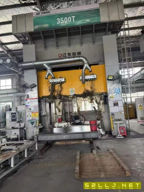 江东产玻璃钢框架3500吨，台面28003500，行程1600，开.