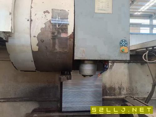 友佳VB_715A加工中心，带400四轴，BT50齿轮主轴，三轴.