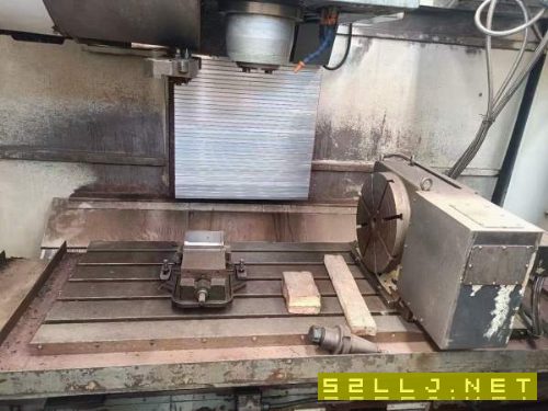 友佳VB_715A加工中心，带400四轴，BT50齿轮主轴，三轴.