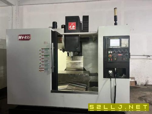 正权855加工中心，发那克系统，三轴线轨，BT40主轴，1.