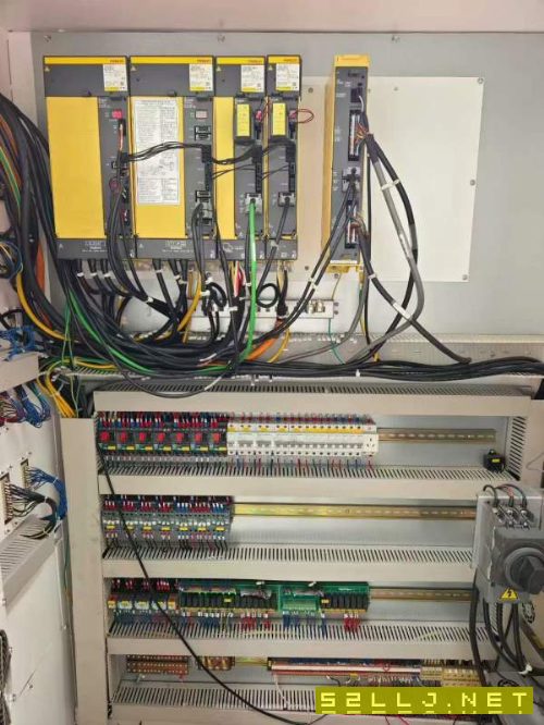 仓库新到一台纽威4028数控龙门，Z轴400x400方滑枕，带.