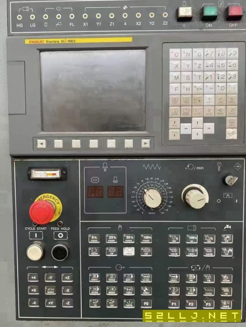 友佳VB_715A加工中心，BT50齿轮头，带中心出水，三轴.