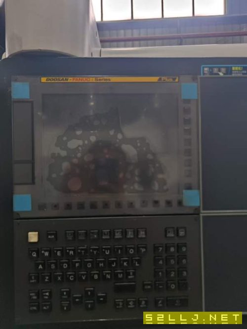 韩国斗山DNM5705立式加工中心三轴线轨，BT40主轴转速8.