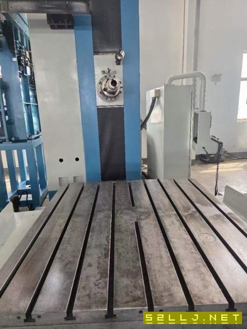 台湾远东数控镗铣床BMC-110R3，BT50主轴带齿轮箱，工.