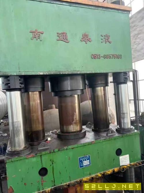 南通皋液2000吨,台面1.6米2.5米,移动台,中间顶出,.