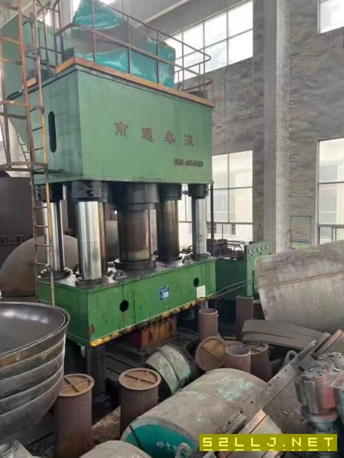 南通皋液2000吨,台面1.6米2.5米,移动台,中间顶出,.