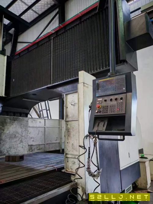 2024年重型台功4228龙门，两线一硬，BT50主轴，发那科.