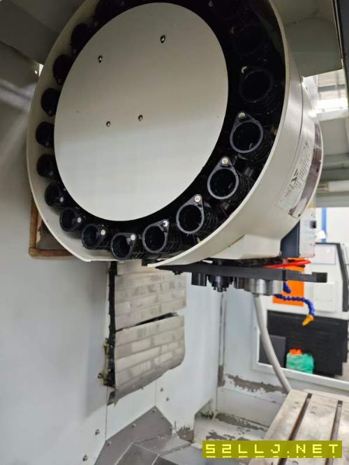 台湾省俊育V6加工中心,三菱M70系统,高速直联主轴,.