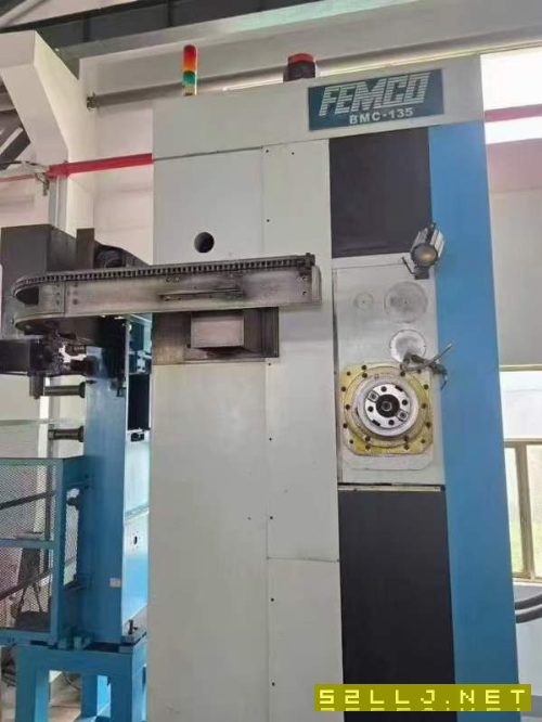 台湾远东数控镗铣床BMC-135，远东130，BT50主轴带齿轮.