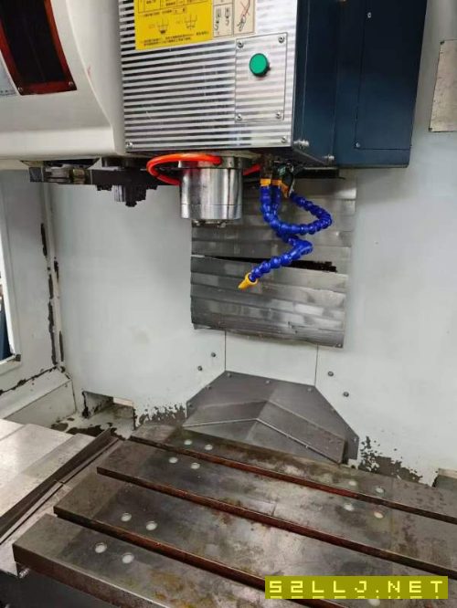 台湾省俊育V6立加高速机，罗毅主轴12000转，三菱系统.