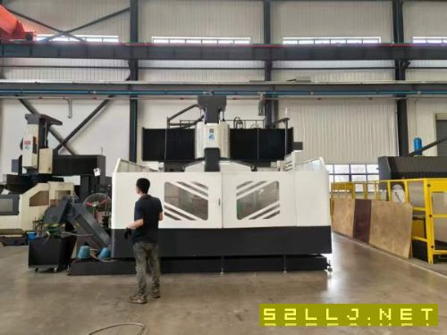 2024年重型台功4228龙门加工中心一台，两线一硬，BT50.