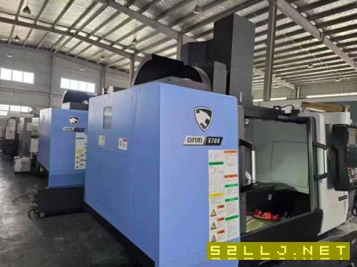 同款两台全新未用斗山DNM5705加工中心，三轴行程:1050.