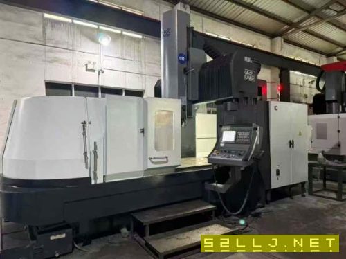 台湾高明龙门机型：KCM-2000SV-P三硬轨法兰克0i-MF系.