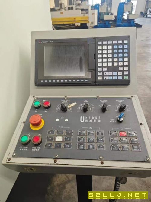 出售同款四台2017年产佛威精密1580数控铣,三菱M70系.