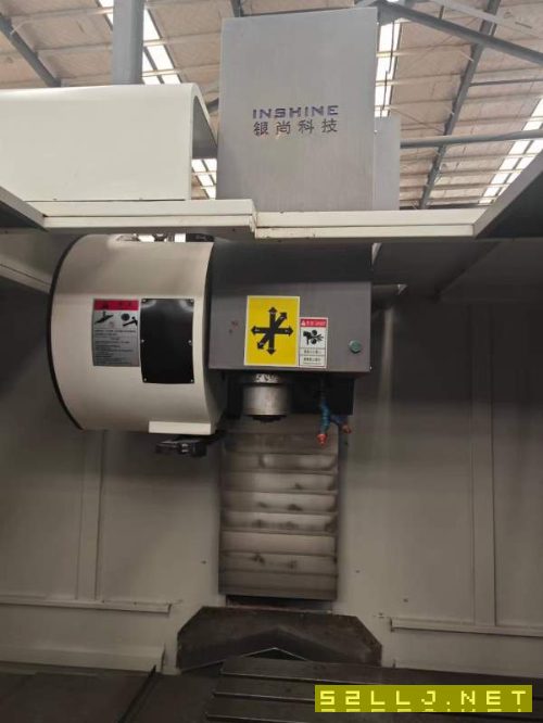 刚刚买下：银尚855加工中心一台，三线规，发那科大屏m.