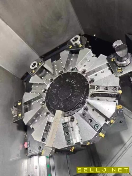 刚刚拿下一台9.9成新2025年斗山迪恩LYNX305数控车床、.