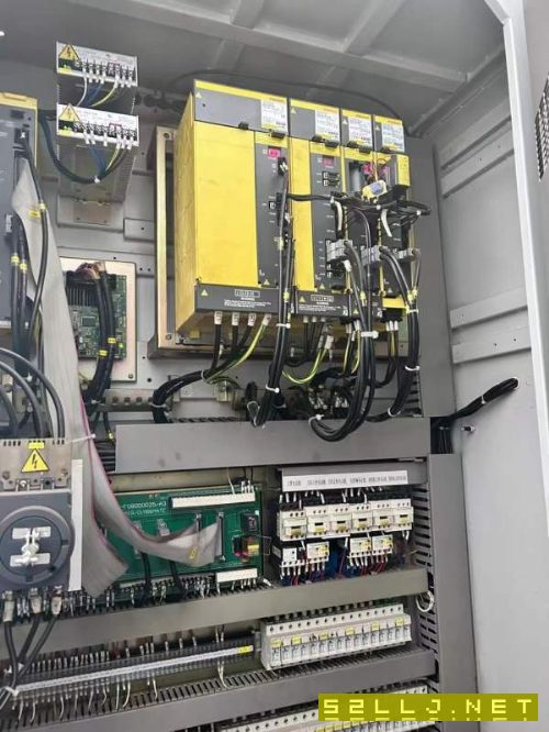 台湾友佳FV-800A立式加工中心一台、32A一台、两线一硬.