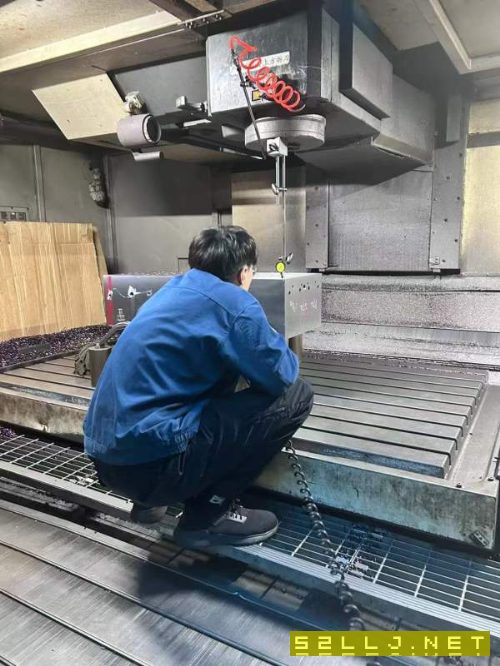 在位出售牧野F12立加一台、工作台2150/1200、安装在位.