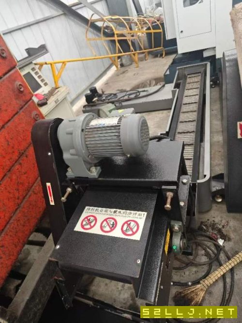 出售：银尚855加工中心一台，三线规，发那科大屏mf系.