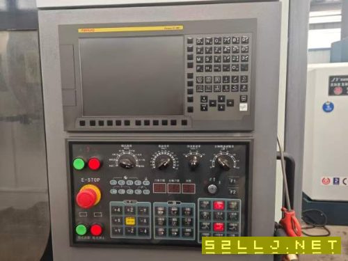 出售：银尚855加工中心一台，三线规，发那科大屏mf系.