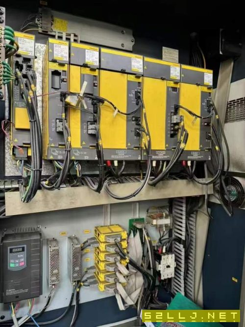 台湾高峰500卧加,大功率电主轴BT50,1万转。三轴线轨.