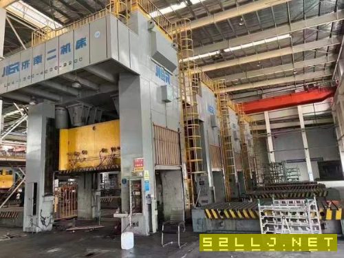 济南二机3360吨四点线:1300吨,800吨,630吨,630吨.